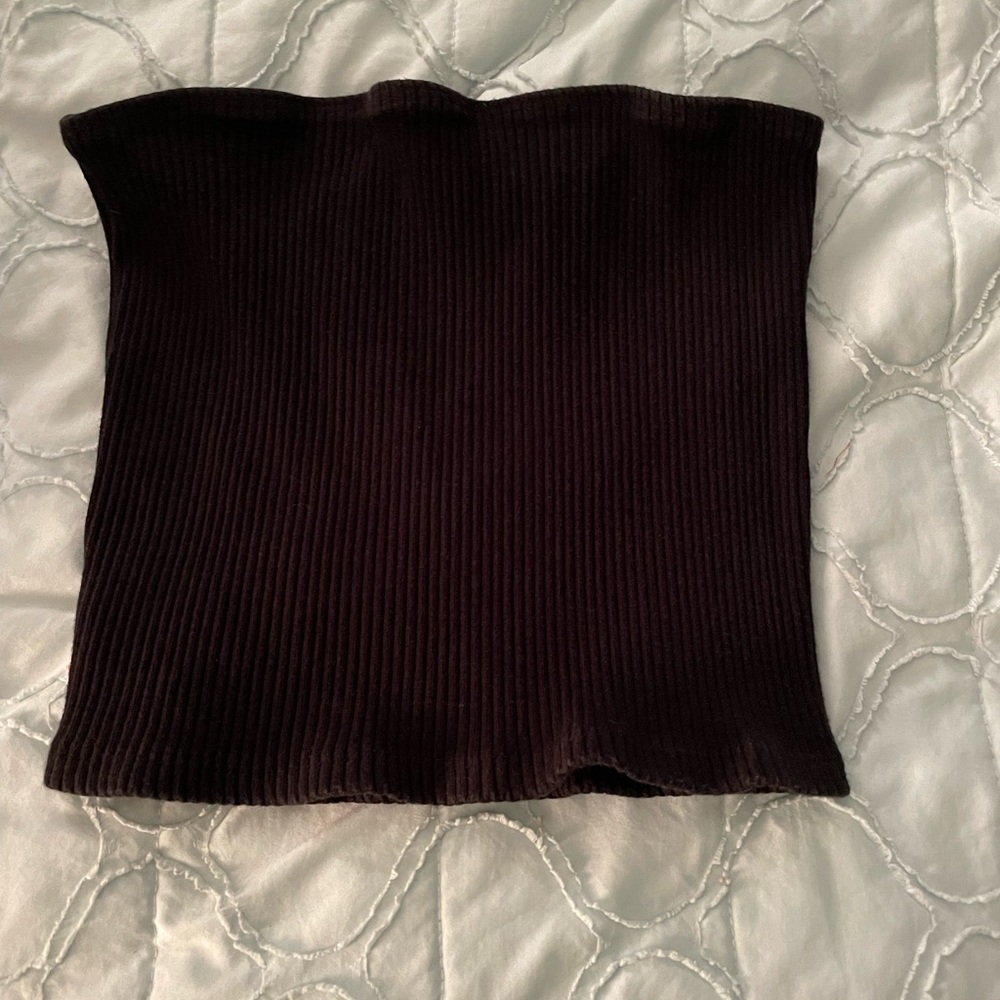 Black ribbed tube top med